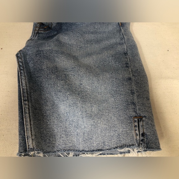 Free people button fly Bermuda boho distressed denim shorts size 26 - Picture 11 of 13